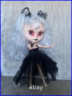 ELVIRA my Ooak light custom Factory Blythe Zombie doll thedollyfairy UK