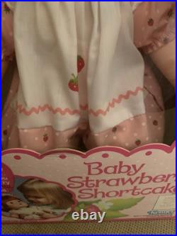 Exquisite Rare Quality NRFB Kenner Strawberry Shortcake Blow Kiss 1982 Excellent