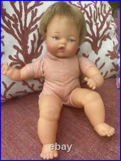 Ideal Toy TINY THUMBELINA 14 Doll With Case (non working)