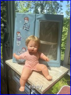 Ideal Toy TINY THUMBELINA 14 Doll With Case (non working)