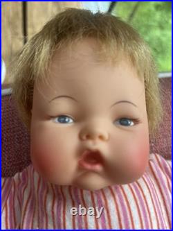 Ideal Toy TINY THUMBELINA 14 Doll With Case (non working)