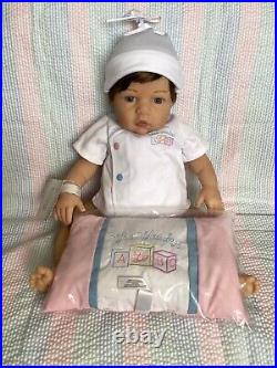 Lee Middleton Doll WEE WONDER By Reva Schick