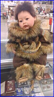 Lee Middleton Dolls Inuit of Canada Eskimo Infant Child Vinyl Doll 23