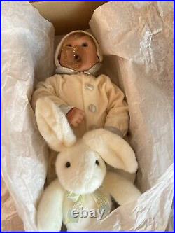 Little love lullaby babyLEE MIDDLETON ORIGINAL. Vinyl doll signed with bunny