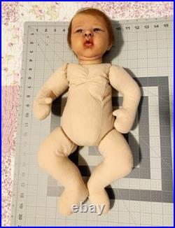 Liu-San cuddle reborn baby, sculpt by Adrie Stoete
