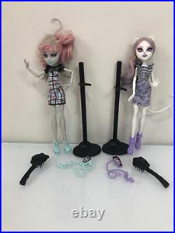 MONSTER HIGH Ghoul Chat 2-Pack Rochelle Goyle & Catrine Demew Dolls Complete HTF