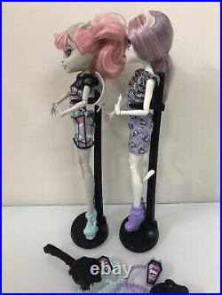 MONSTER HIGH Ghoul Chat 2-Pack Rochelle Goyle & Catrine Demew Dolls Complete HTF