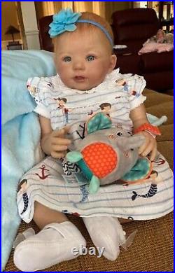 Reborn girl ABIGAIL SMILING Laura Tuzio Ross MR Blue eyes COA 20 Reborn girl ABIGAIL SMILING Laura Tuzio Ross MR Blue eyes COA 20