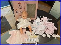 Tiny Thumbelina with2 NEW Outfits + Orig. Clothes+Case Ott-14