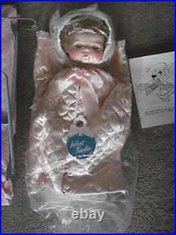 Vintage. American. Character. Doll Infant. Toodles. Travel. Bed. 15 1/2