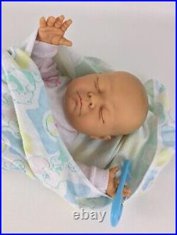 Vintage Berjusa Doll Sleeping Newborn Baby Vinyl Cloth Body 21 Spain 1984 80's