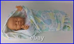 Vintage Berjusa Doll Sleeping Newborn Baby Vinyl Cloth Body 21 Spain 1984 80's