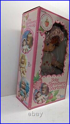 Vintage Box 1982 Baby Strawberry Shortcake Blow Kiss Blowkiss Kisses Doll Read