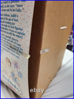 Vtg 984 JUDITH TURNER HASBRO WEIGHTED SLEEPING REAL BABY Nrfb + Extra Clothing